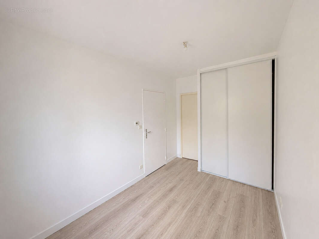 Lieusaint, 2 pièces de 39m2 avec parking en sous sol - Résidence de 2009 - photo 8