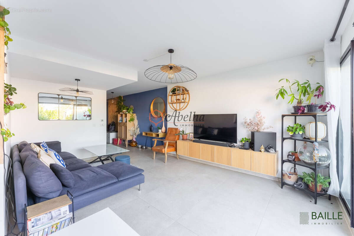 Appartement à MARSEILLE-12E