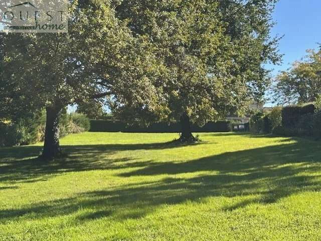 Terrain à CHARBONNIERES-LES-BAINS
