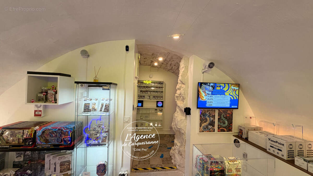 A vendre murs commerciaux vide 24,94 m2 en excellent etat situe rue barbacane a hyeres - photo 12