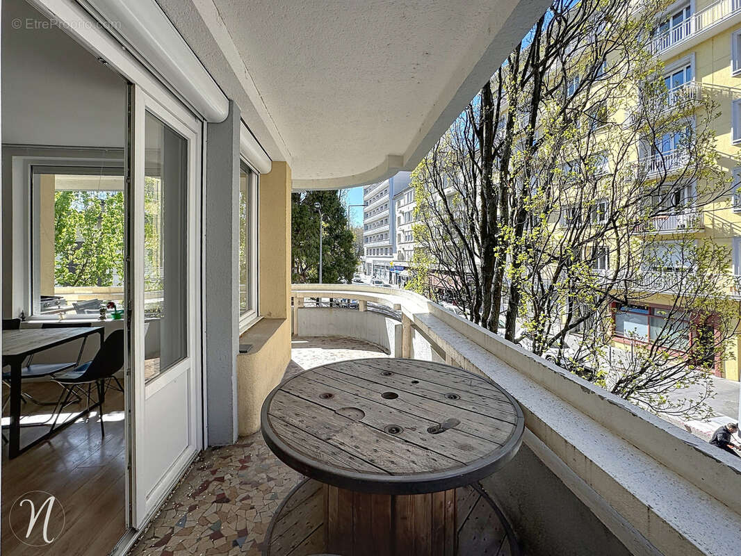 Appartement à SAINT-ETIENNE
