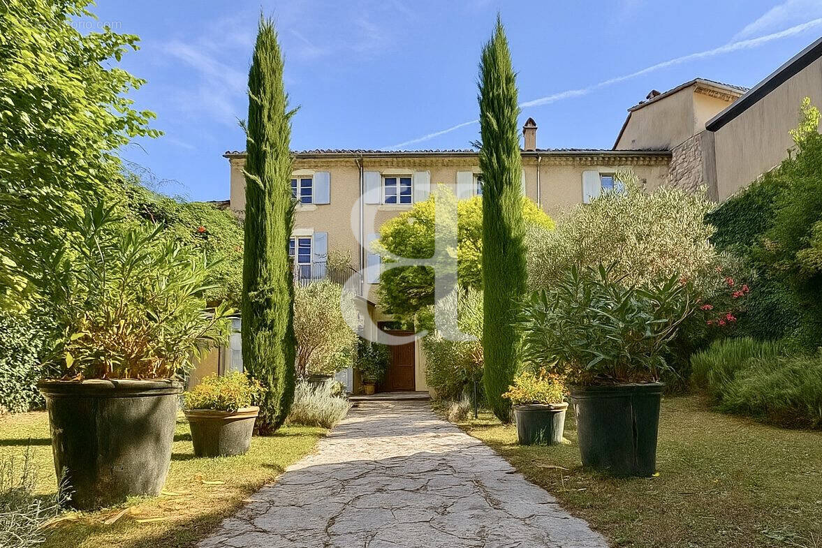 Maison à VAISON-LA-ROMAINE