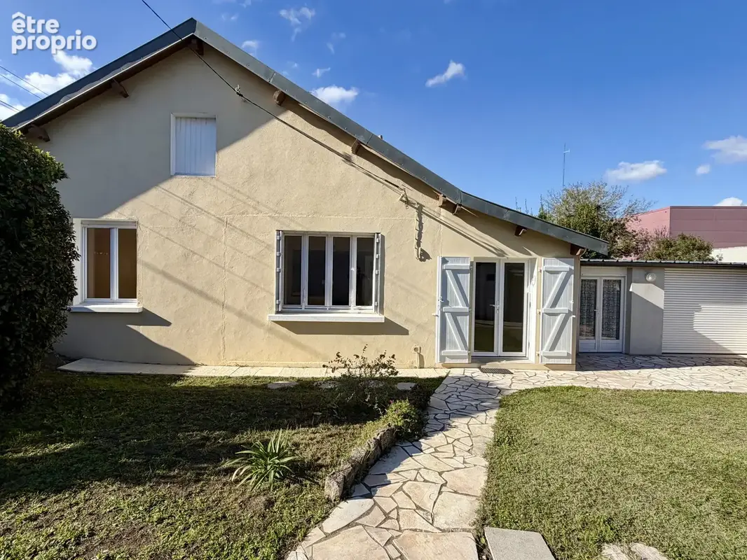 Maison ancienne avec garage et vrai jardin ! - photo 1