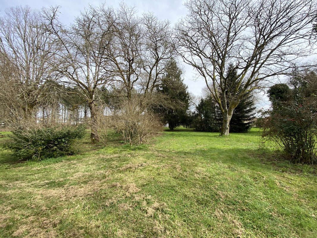 Maison à YGOS-SAINT-SATURNIN