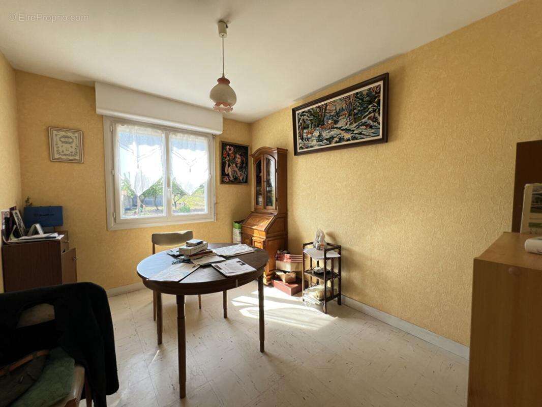 Maison à SAINT-MACAIRE-EN-MAUGES