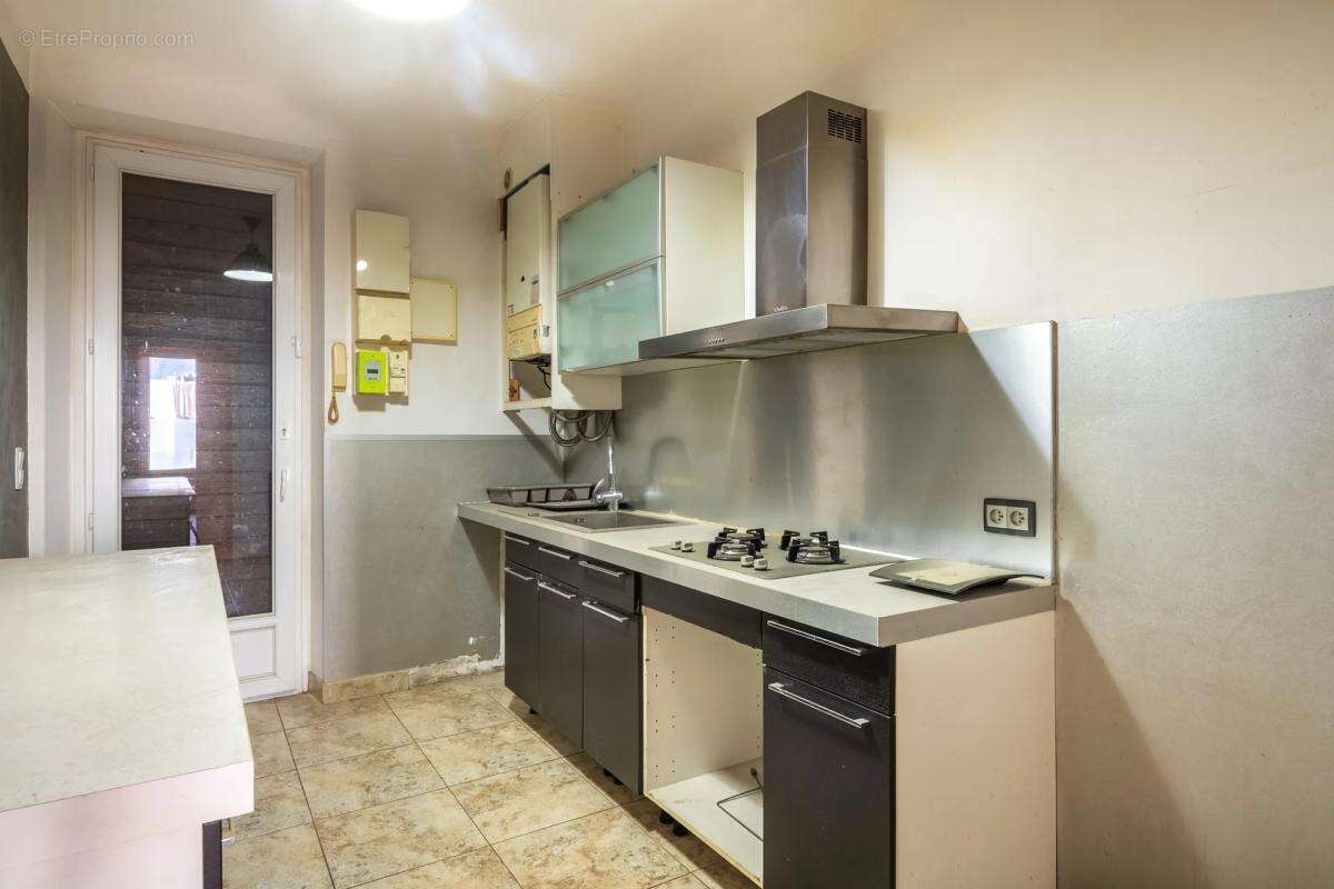 Appartement à MARSEILLE-16E