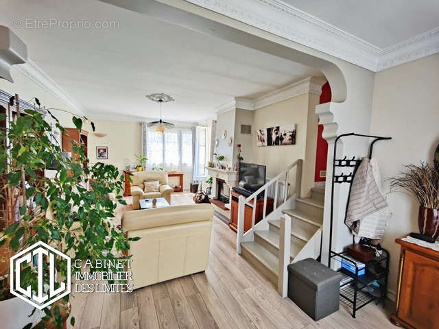 Pavillon F5 Limite Le RAincy - photo 5