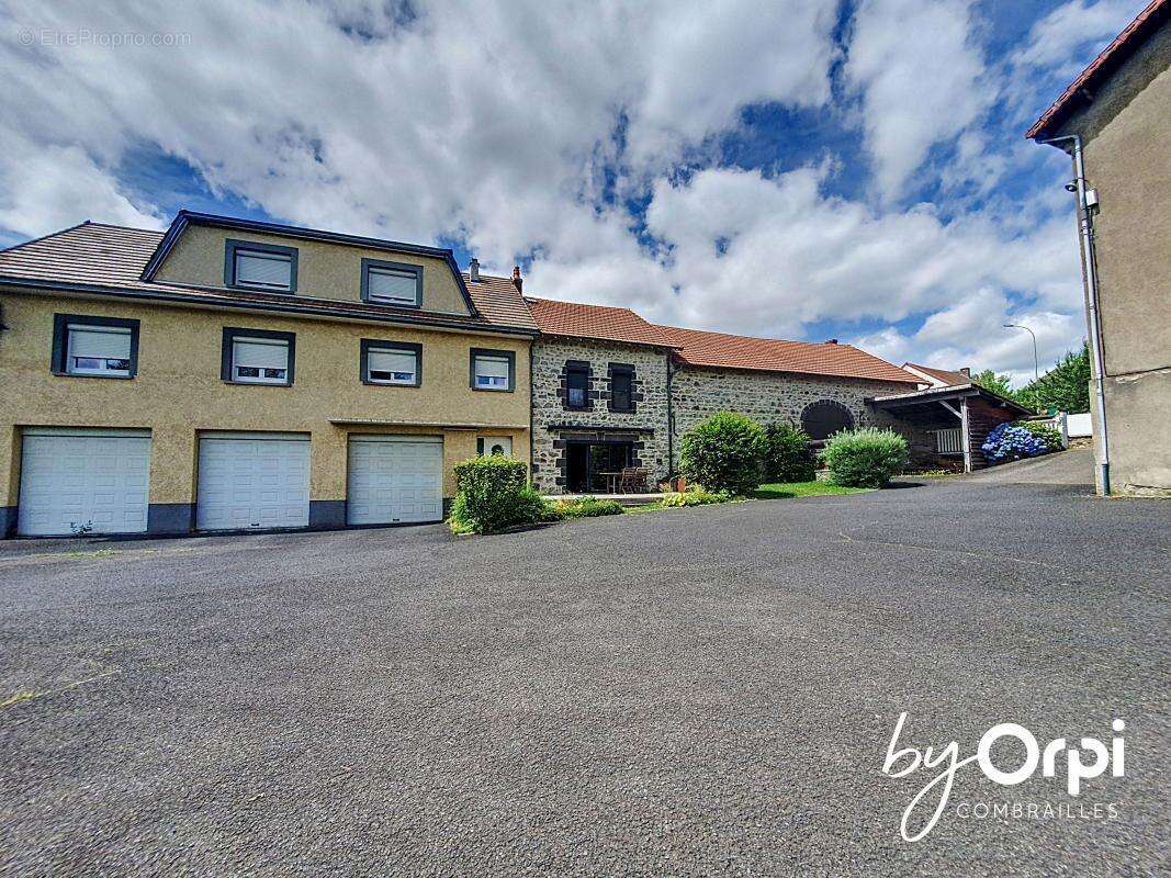 Maison à SAINT-GEORGES-DE-MONS