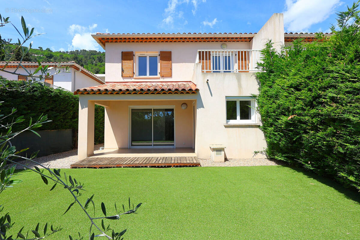 Maison à SPERACEDES