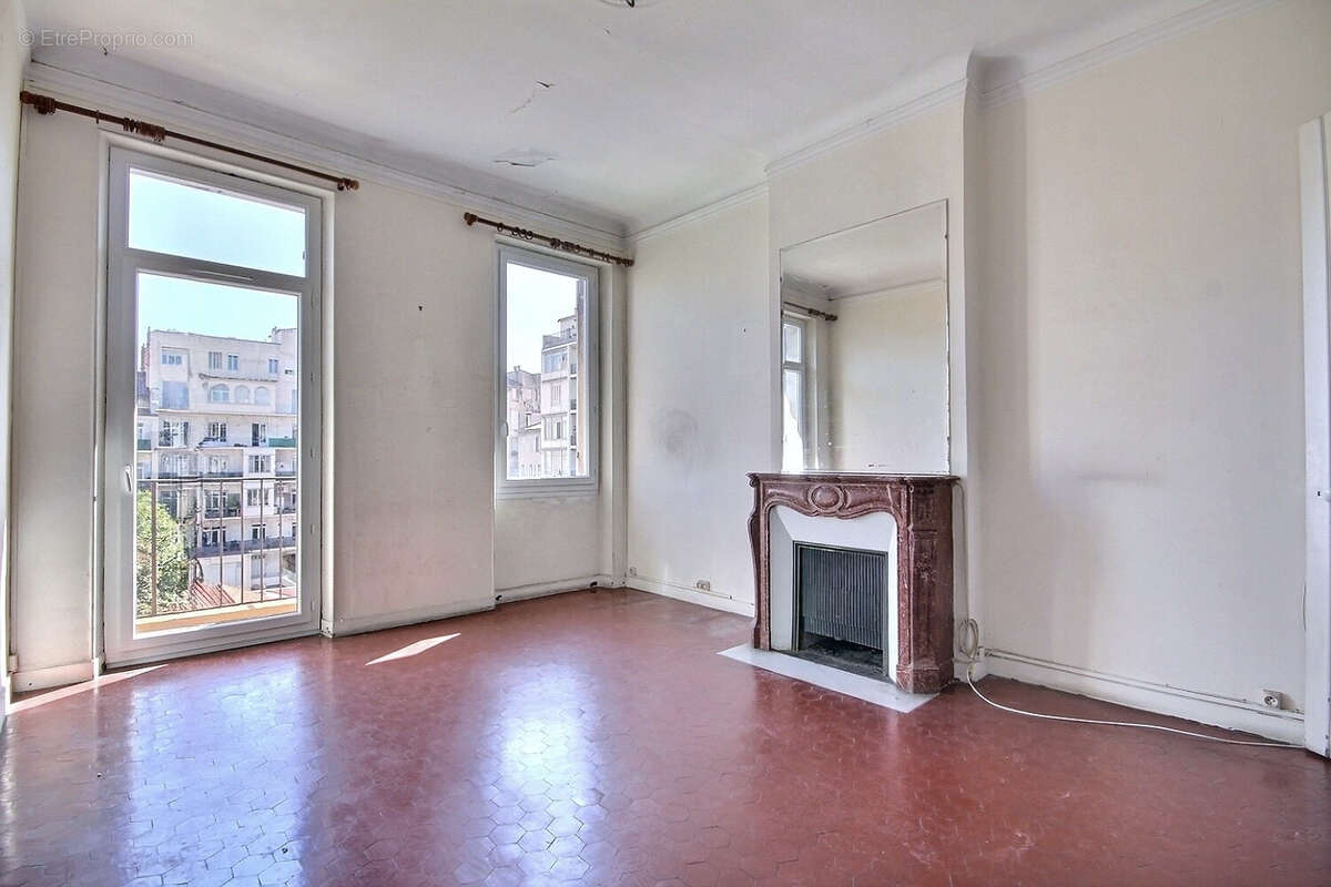 Appartement à MARSEILLE-6E