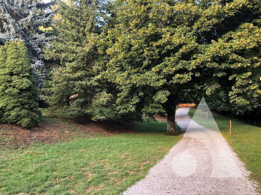 Maison à SAINT-APOLLINAIRE-DE-RIAS