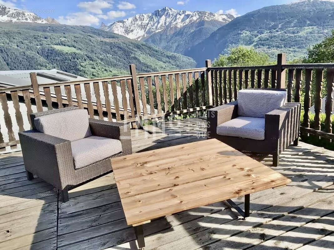 Maison à LES CHAPELLES