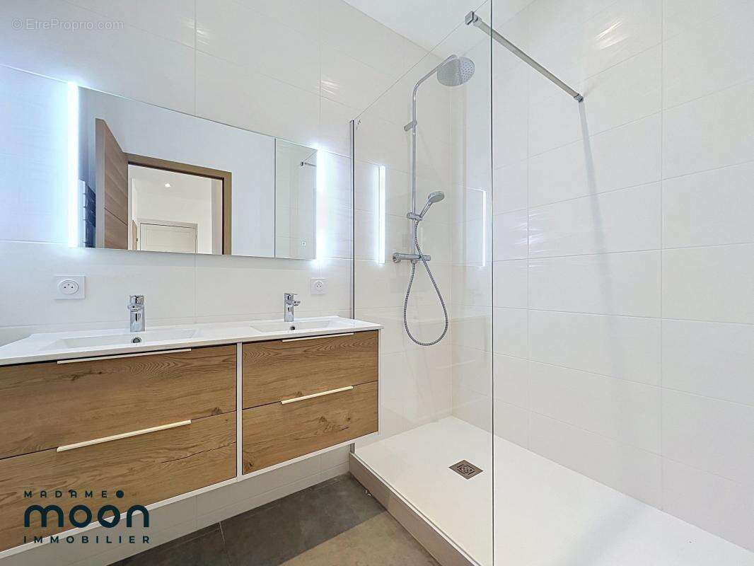 A Vendre - Appartement T3 71m² - Cave - Lyon 7 - photo 9