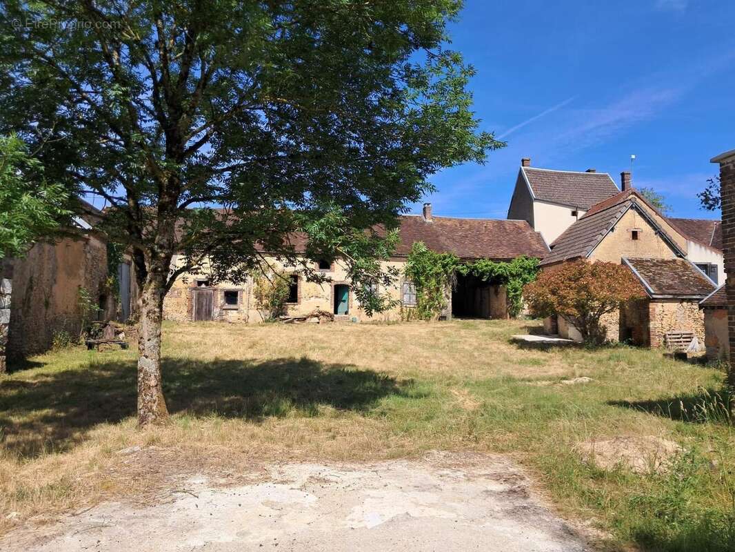 Maison 100 m² à Coulours  - photo 7
