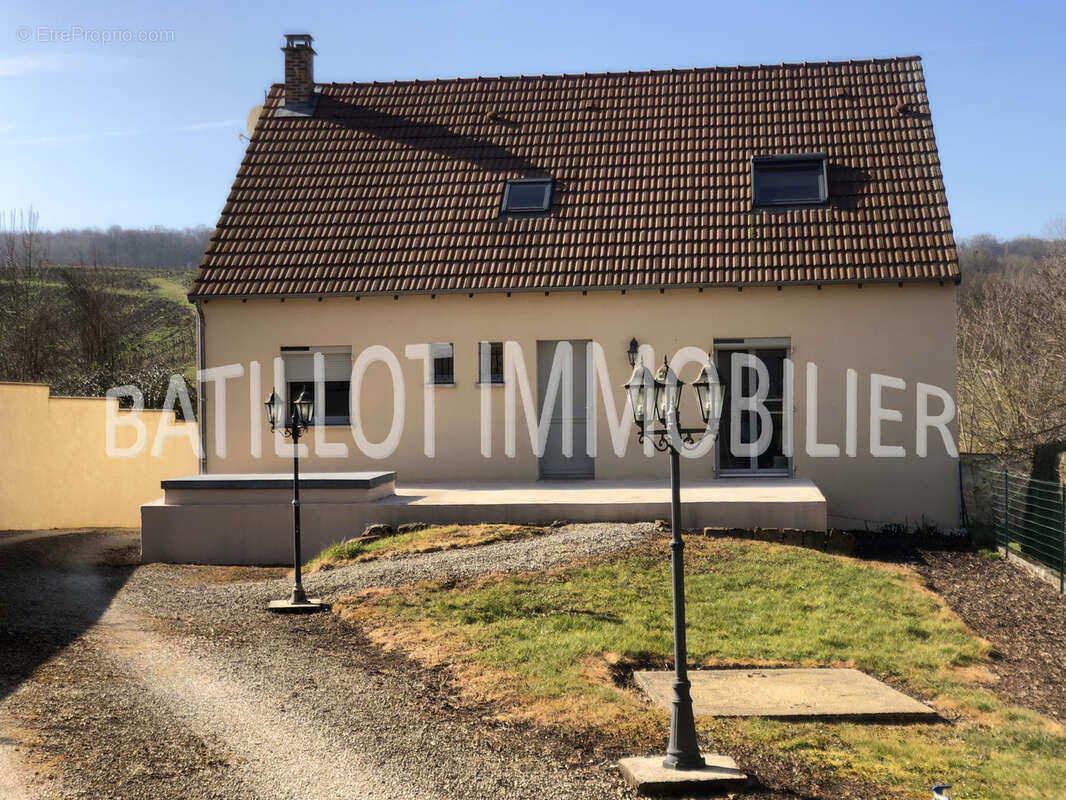 Maison à SERMIERS