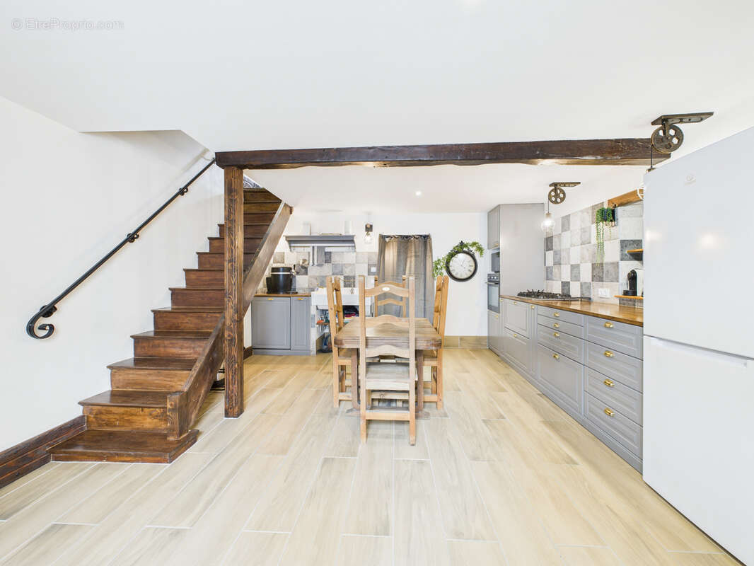 Maison à SAINT-BARTHELEMY-LESTRA