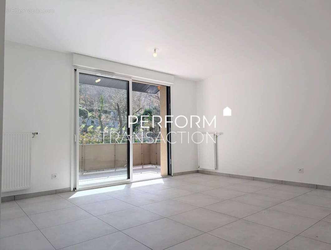 Appartement à POISAT
