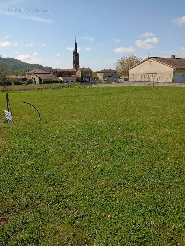 Terrain à FAY-LE-CLOS