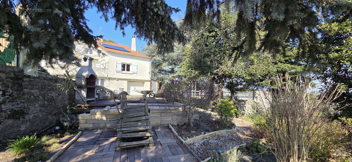 Maison à CHAMPIS