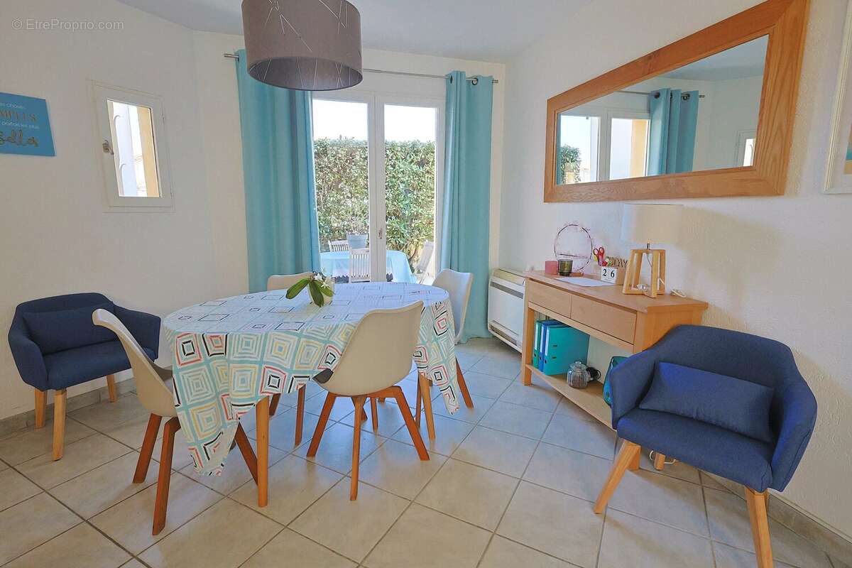 Maison à LA ROQUETTE-SUR-SIAGNE