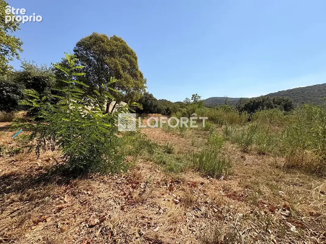 Terrain a batir les cluses de 831 m2 - photo 4