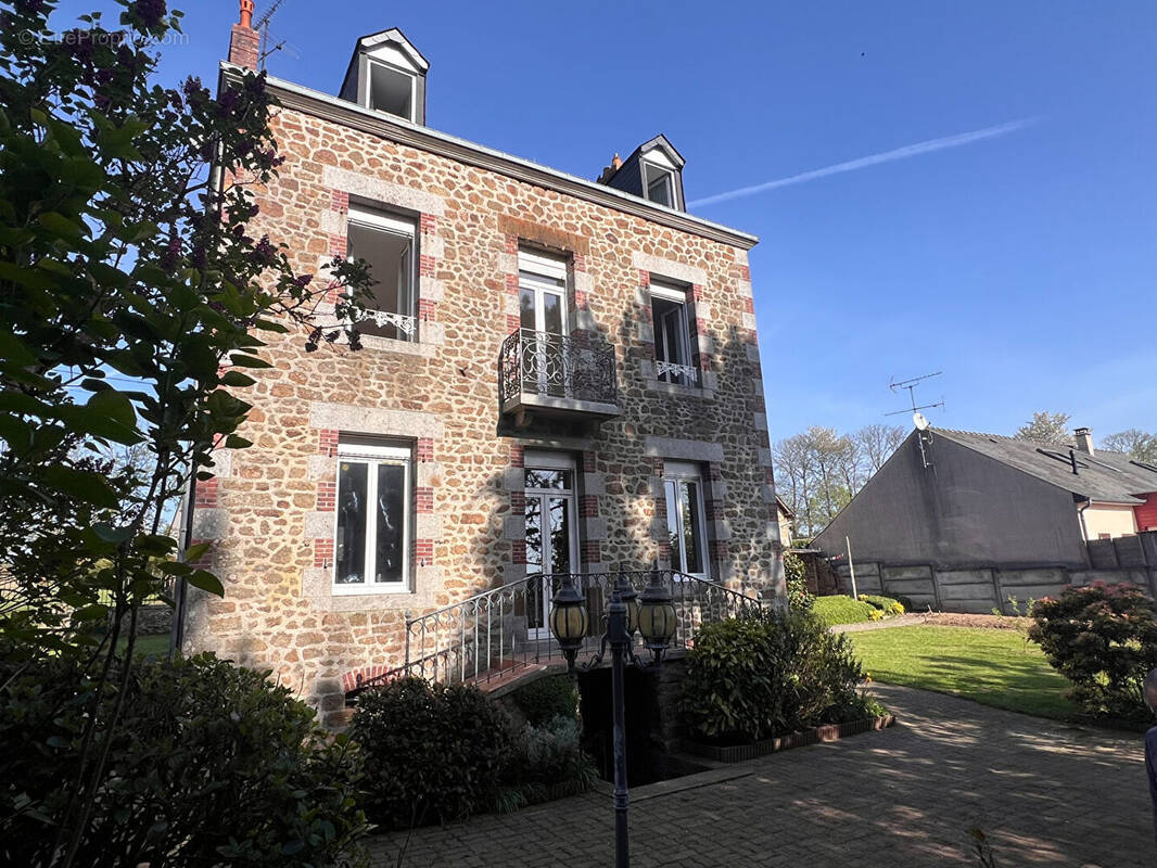 Maison à ERNEE