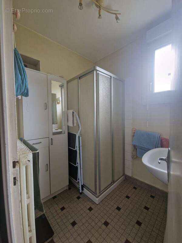 salle d&#039;eau - Maison à REZE