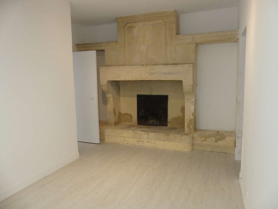 Appartement à FONTVIEILLE