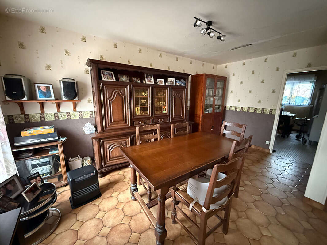 Maison à VIVIER-AU-COURT