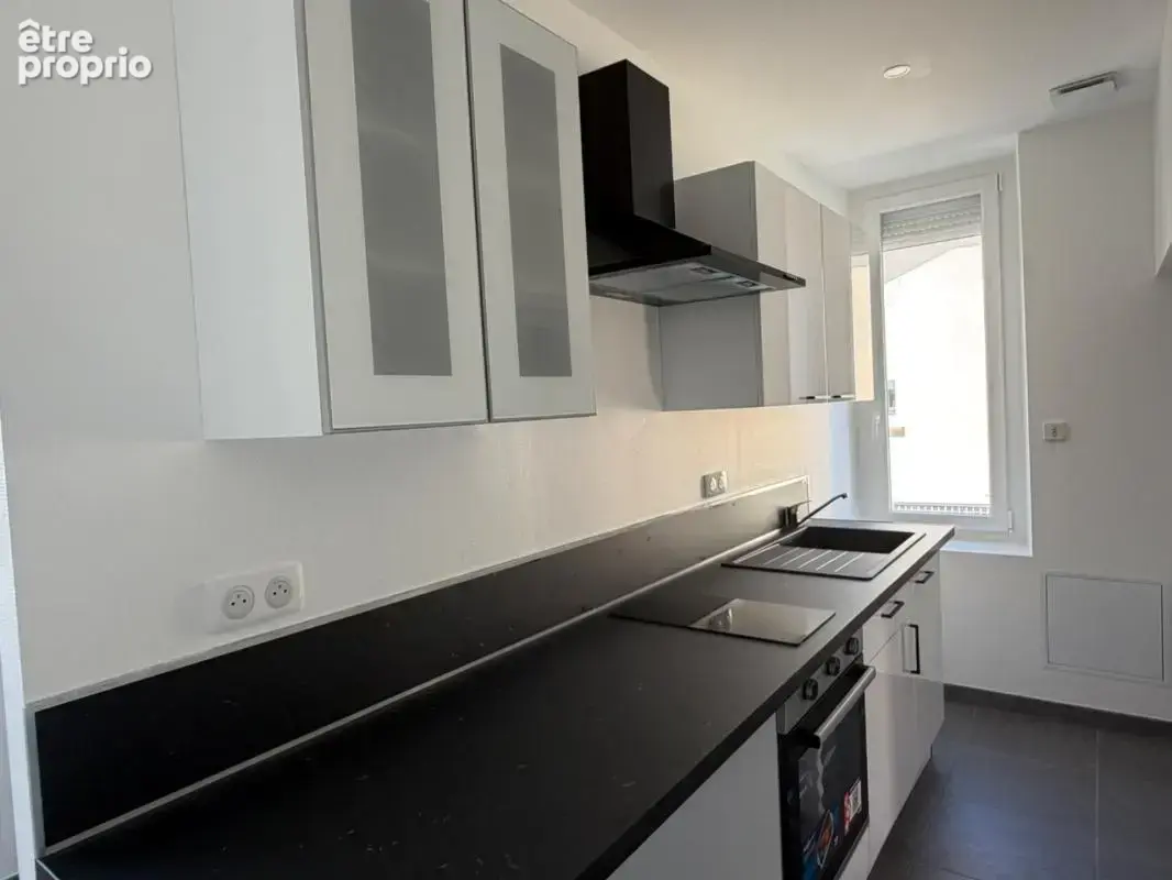 Pavillon de plain pied, 2 chambres, garage et jardin clos - photo 2