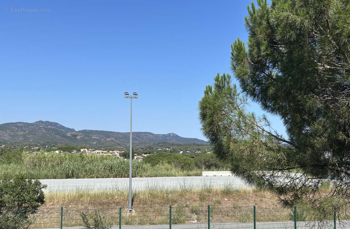 Investisseur/futur propriétaire :3 pièces  terrasse  double garage  piscine - photo 16