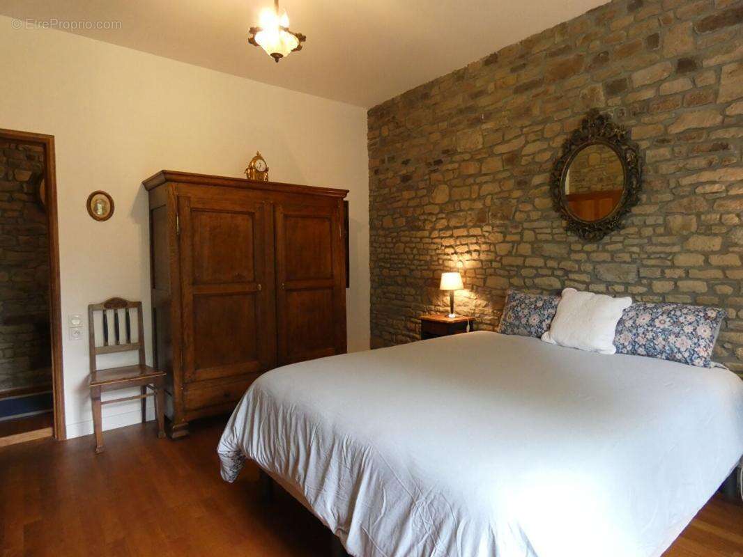En Basse Normandie : Manoir de 331m2 de 8 pièces sur plus de 6 hectares ! Belle rénovation ! - photo 13