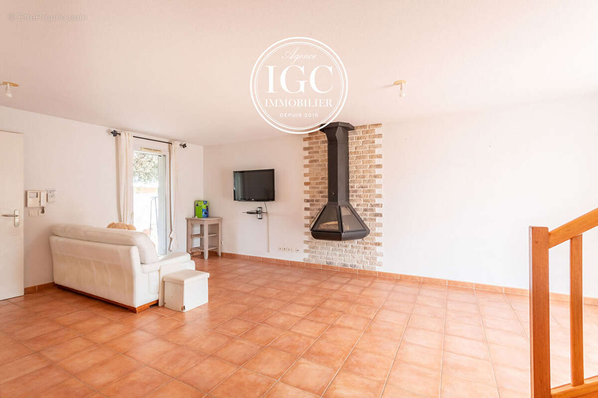 Maison à CHATEAUNEUF-LES-MARTIGUES