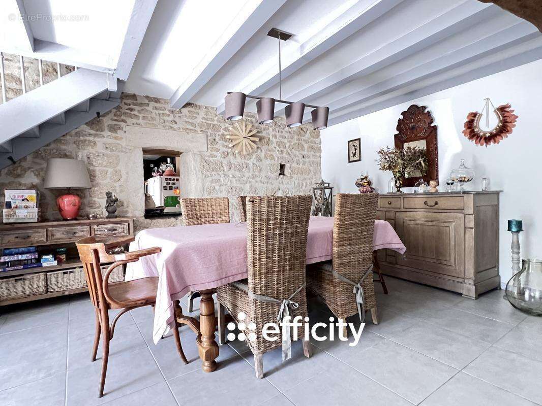 Maison à SAINT-GERMAIN-DE-MARENCENNES