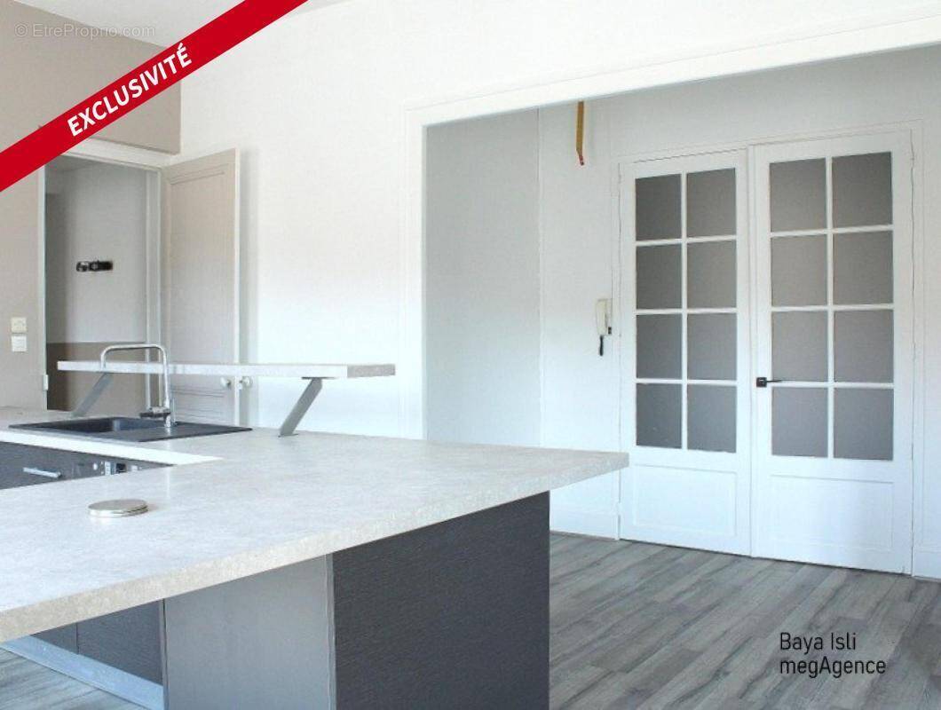 Appartement à LE CHAMBON-FEUGEROLLES
