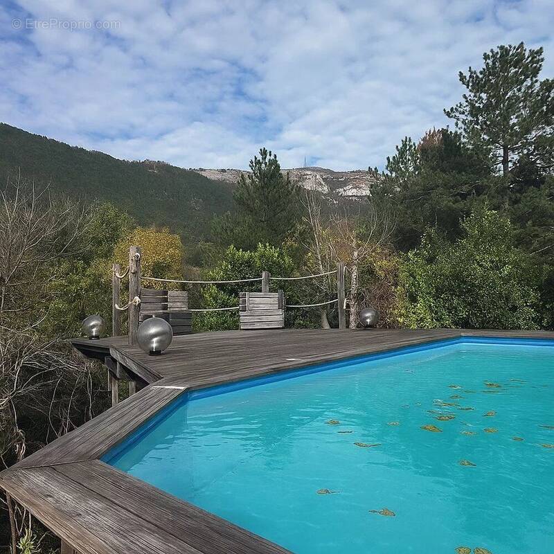 Maison à SAINT-ETIENNE-DE-GOURGAS