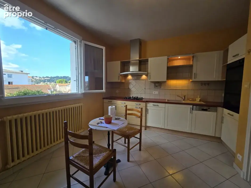 Apaprtement t4 - balcon - parking - photo 4