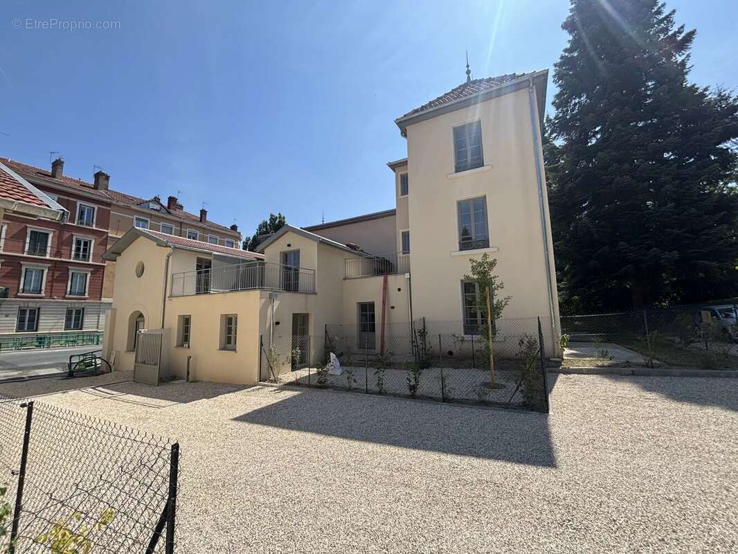 Appartement à TASSIN-LA-DEMI-LUNE