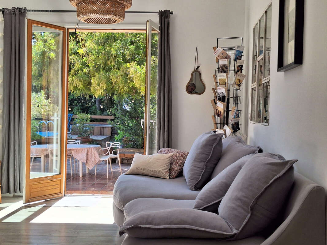 Maison à LE REVEST-LES-EAUX