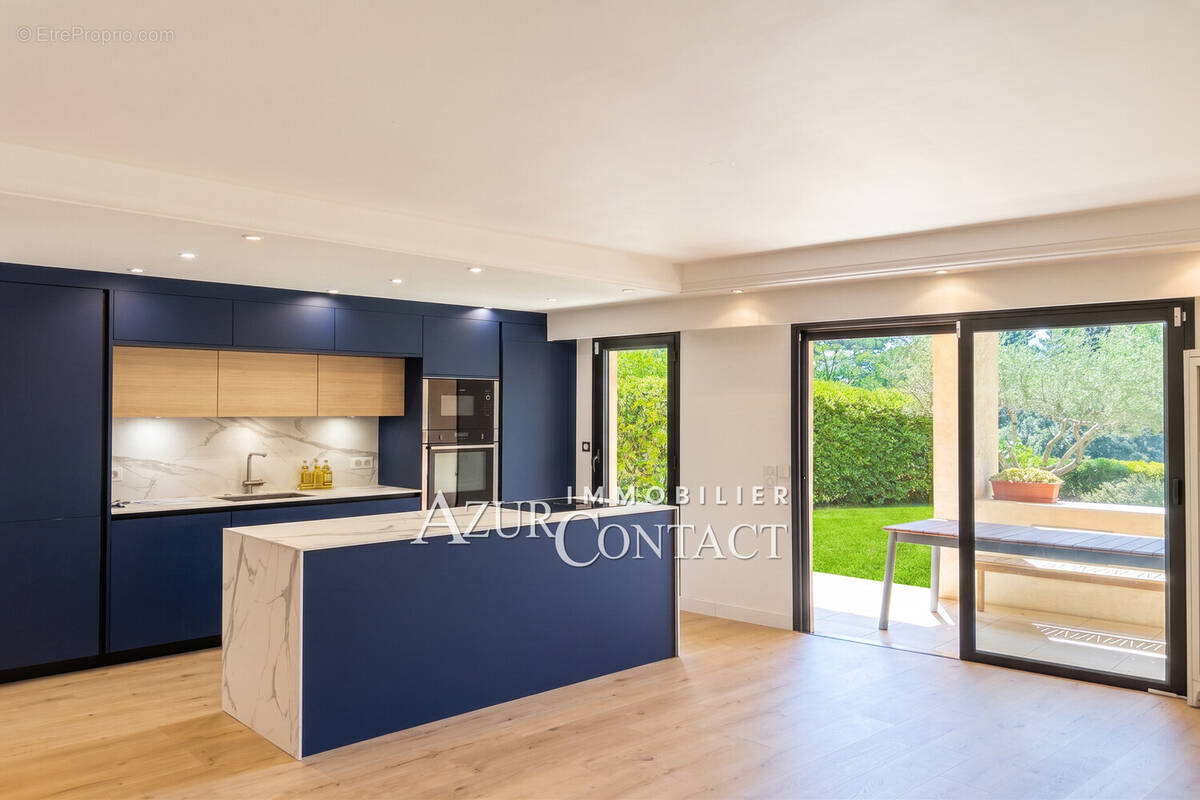 Appartement à MOUGINS