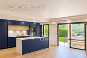 Appartement à MOUGINS