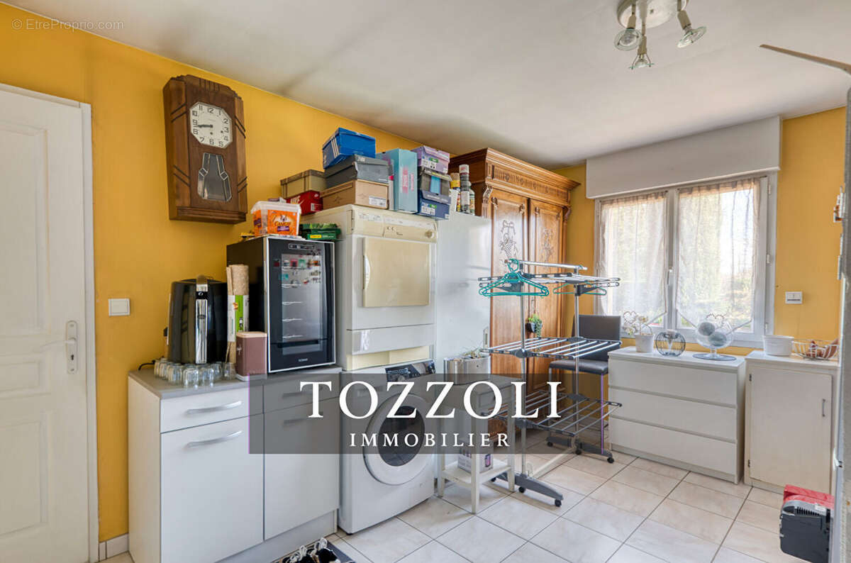 Maison à EYZIN-PINET
