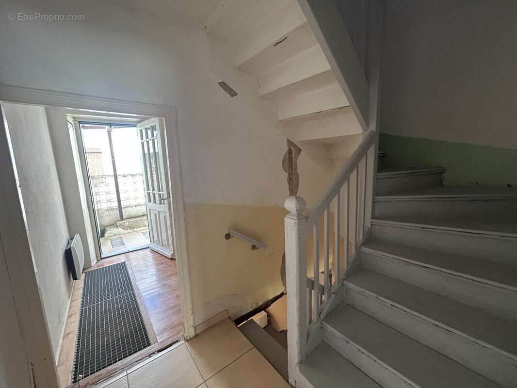 Maison à COUIZA