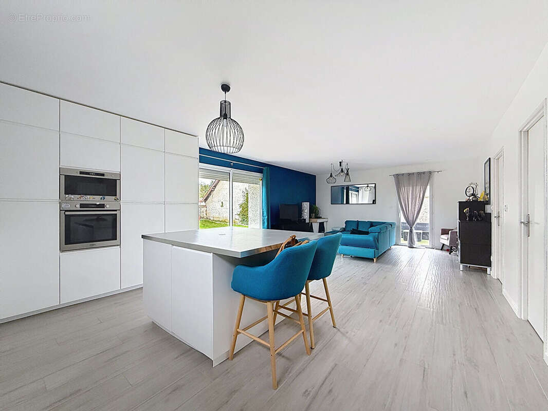 Maison à SAINT-JEAN-DE-NIOST