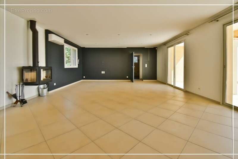 Maison à VIC-FEZENSAC