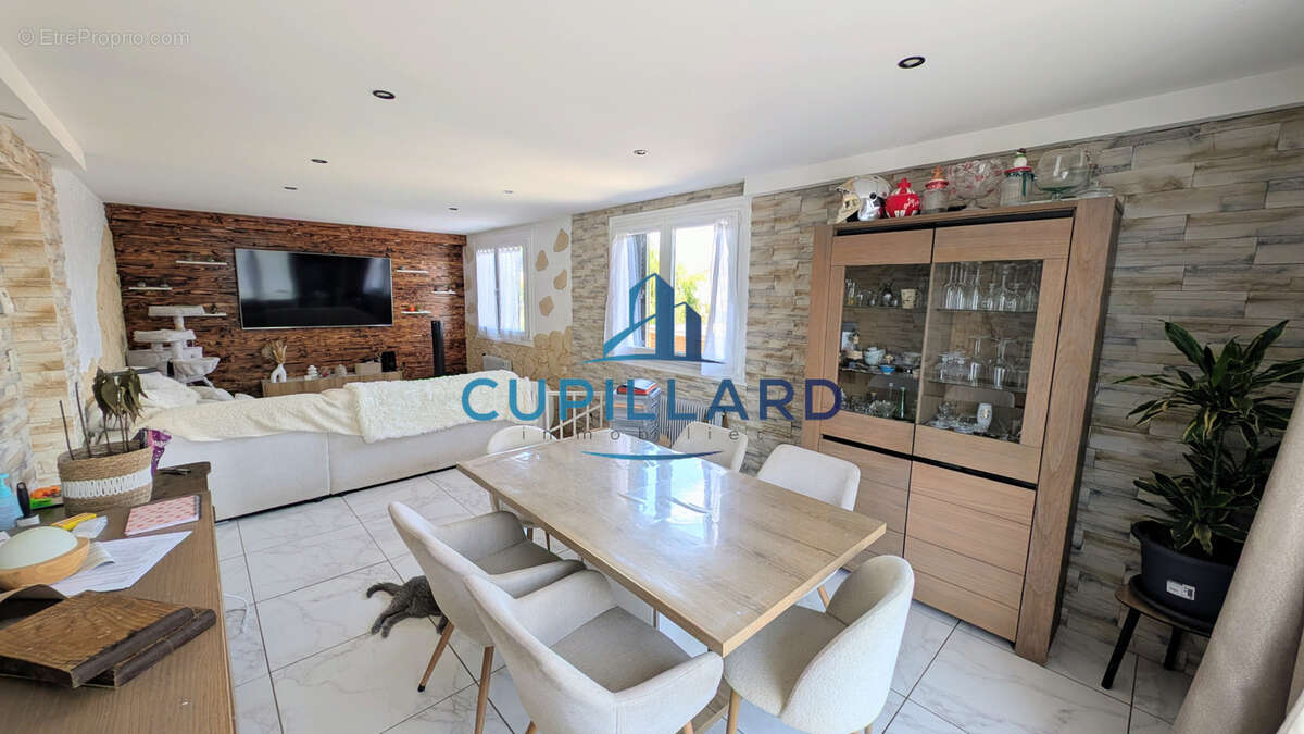 Mably, au calme maison familiale 4 chambres, piscine. - photo 3