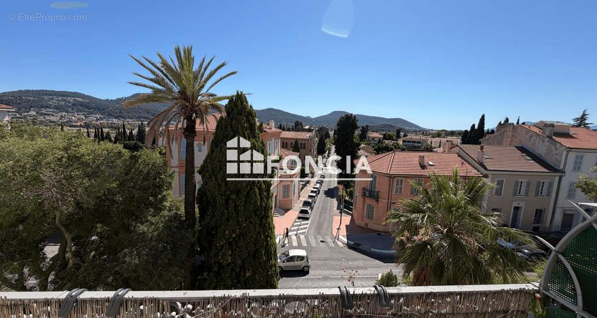 Appartement à HYERES
