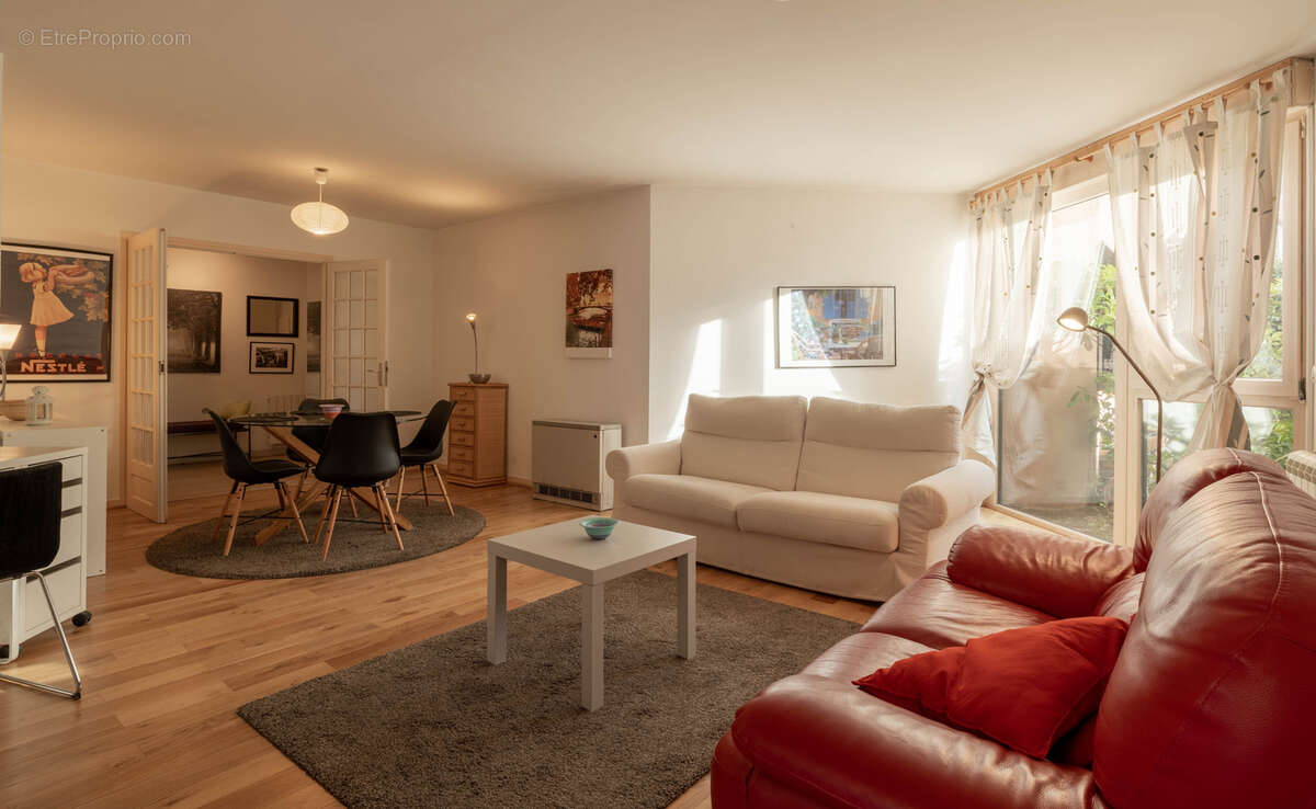 Appartement à COLLONGES-SOUS-SALEVE