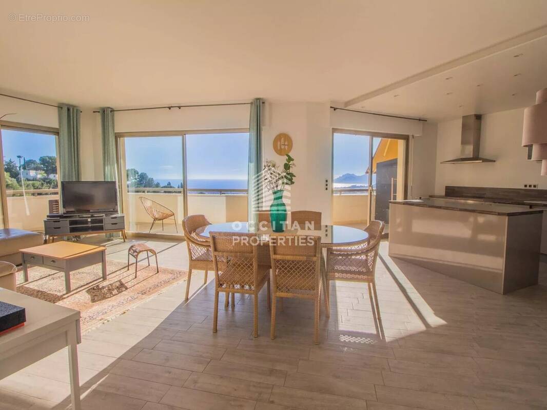 Appartement à LE CANNET