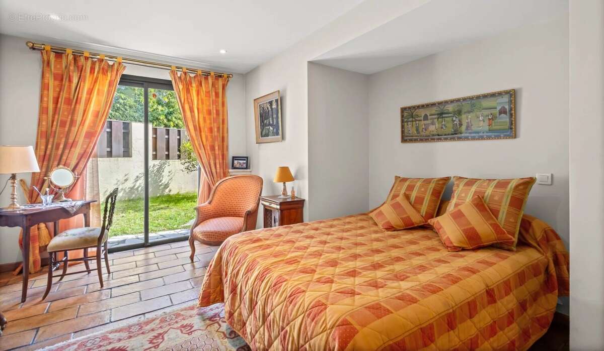 Maison à MOUGINS